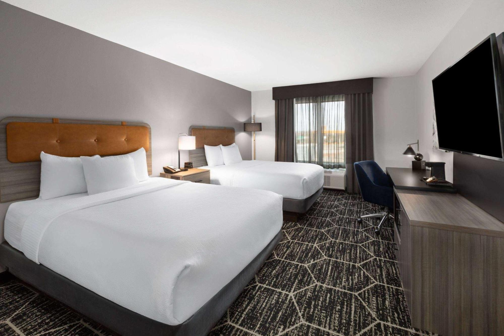 La Quinta Inn & Suites By Wyndham Meridian Ngoại thất bức ảnh