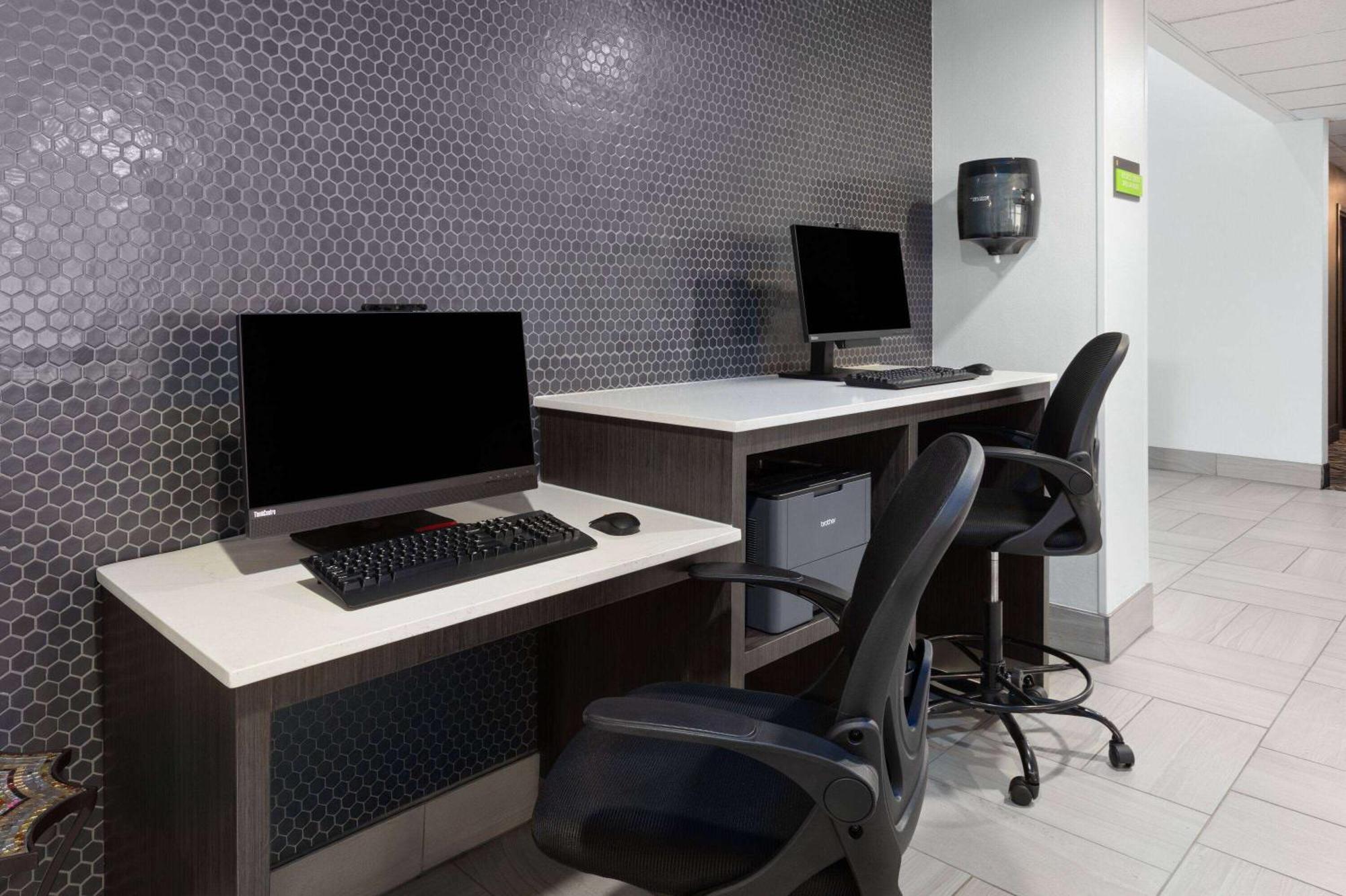 La Quinta Inn & Suites By Wyndham Meridian Ngoại thất bức ảnh