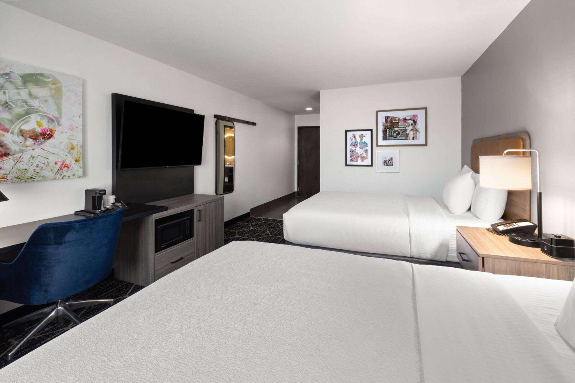 La Quinta Inn & Suites By Wyndham Meridian Ngoại thất bức ảnh