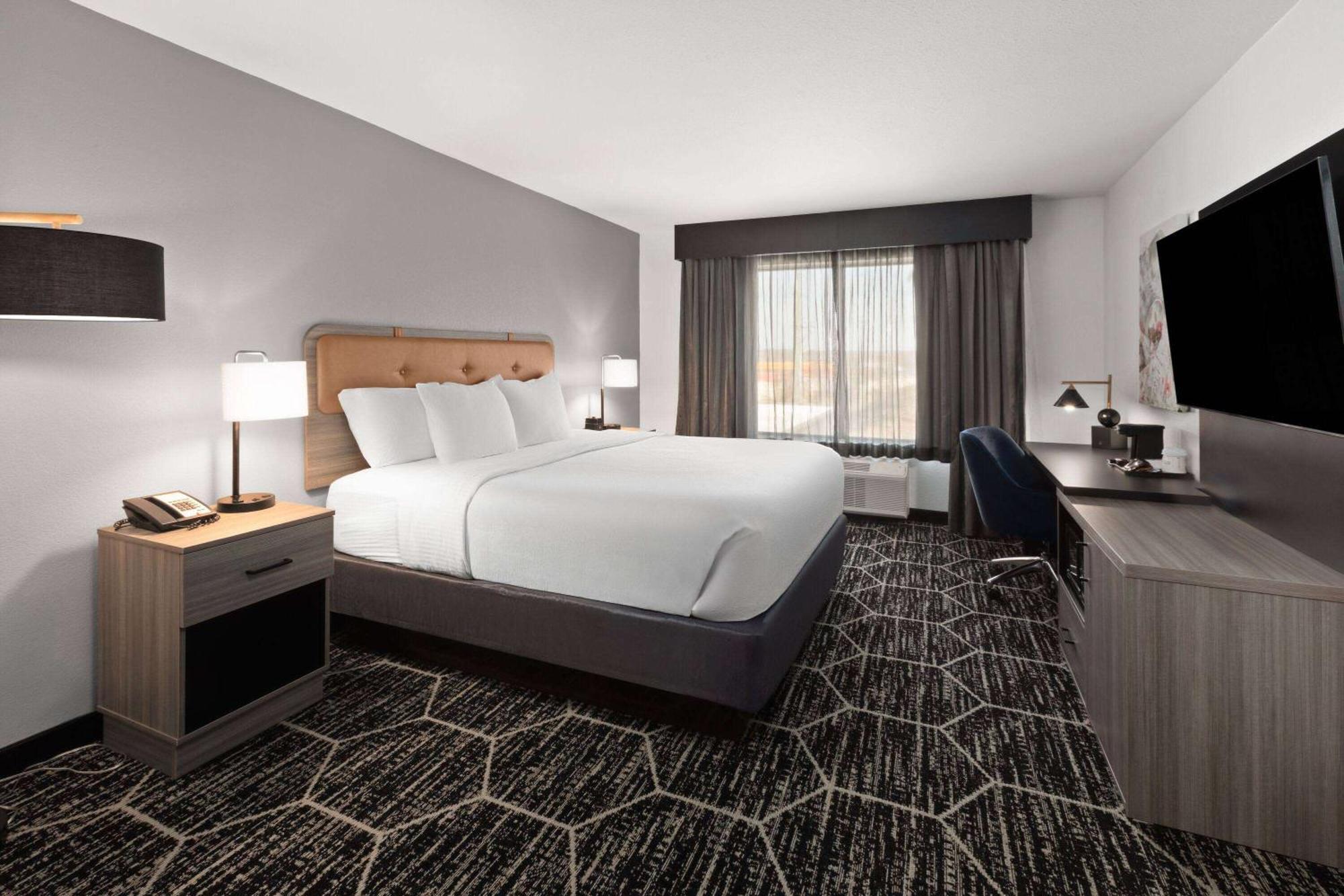 La Quinta Inn & Suites By Wyndham Meridian Ngoại thất bức ảnh