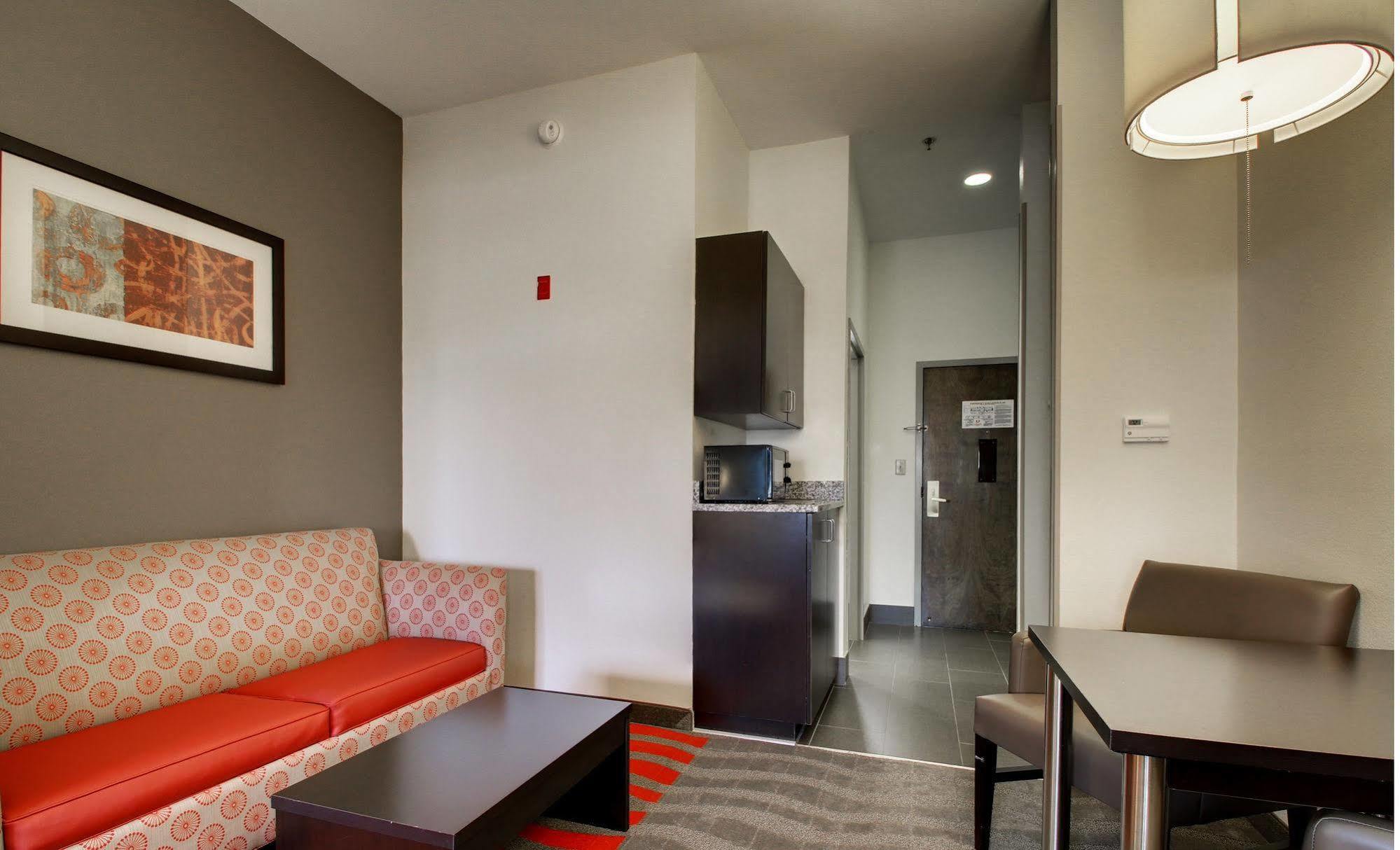 La Quinta Inn & Suites By Wyndham Meridian Ngoại thất bức ảnh