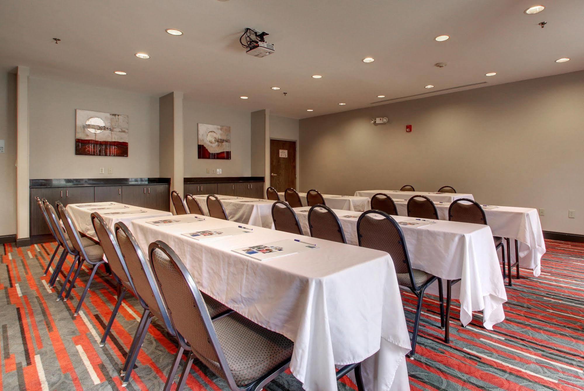 La Quinta Inn & Suites By Wyndham Meridian Ngoại thất bức ảnh